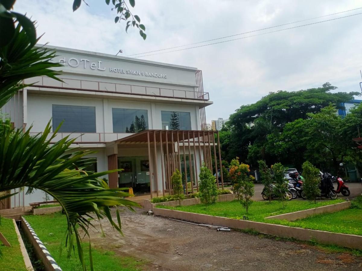 Oyo 90102 Edotel Hotel By Dbest Hospitality Bandung Luaran gambar