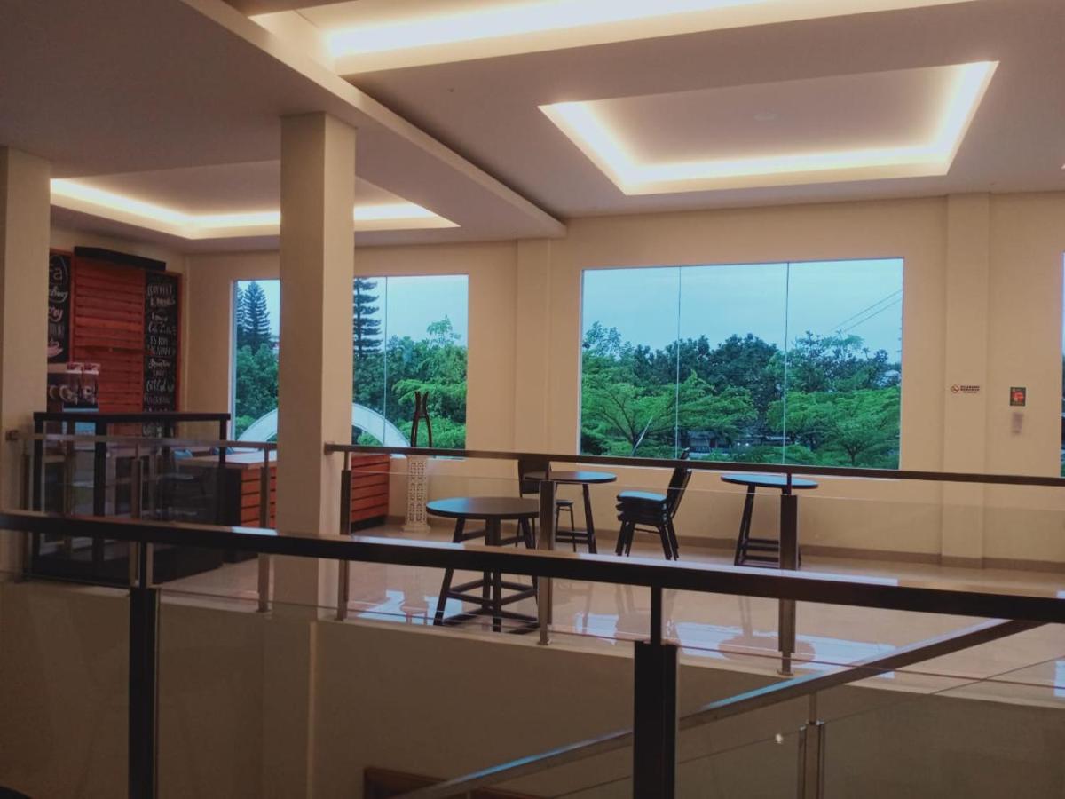 Oyo 90102 Edotel Hotel By Dbest Hospitality Bandung Luaran gambar